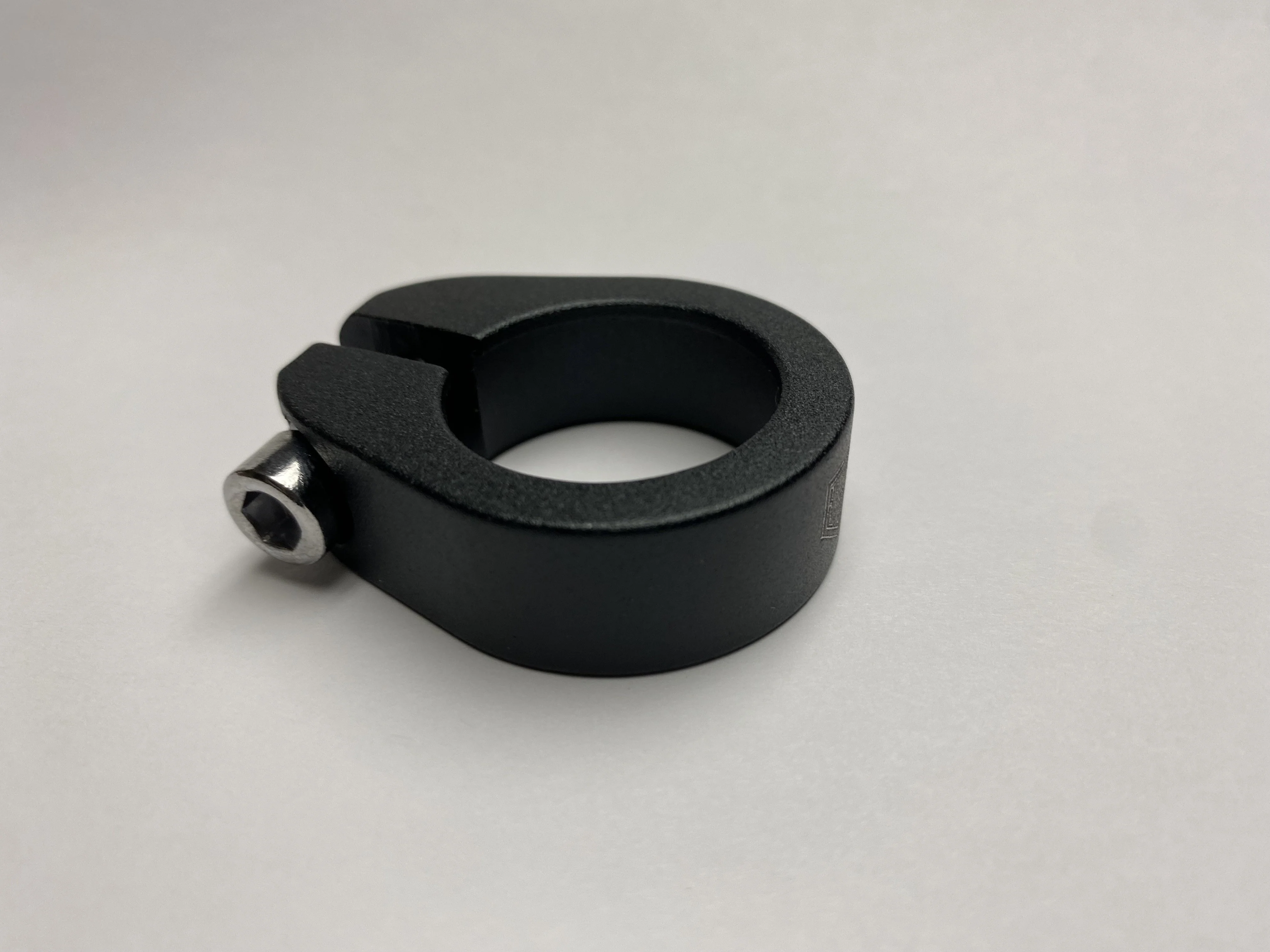Haro H-Crest Clamp Seatpost Clamp 26.8 to 25.4mm