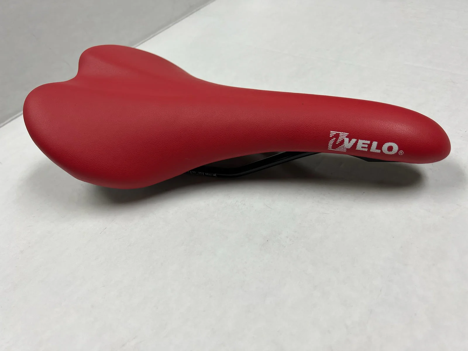 Velo Saddle Red Or Blue - Image 3