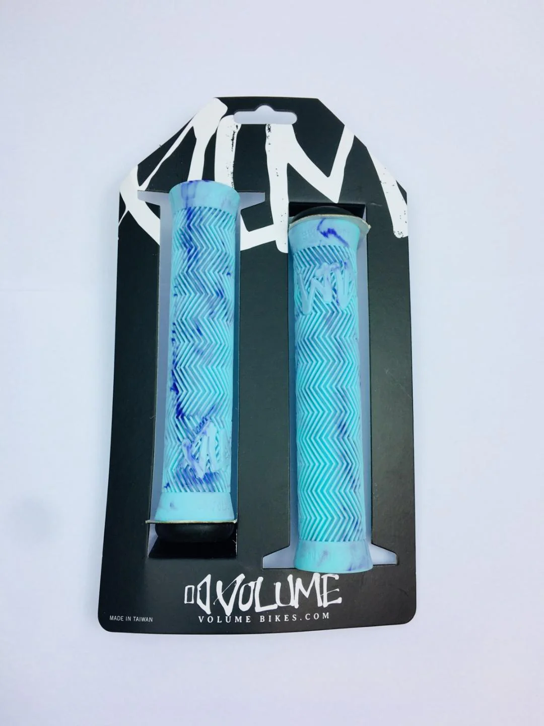 Volume VLM Team Grip - Image 4
