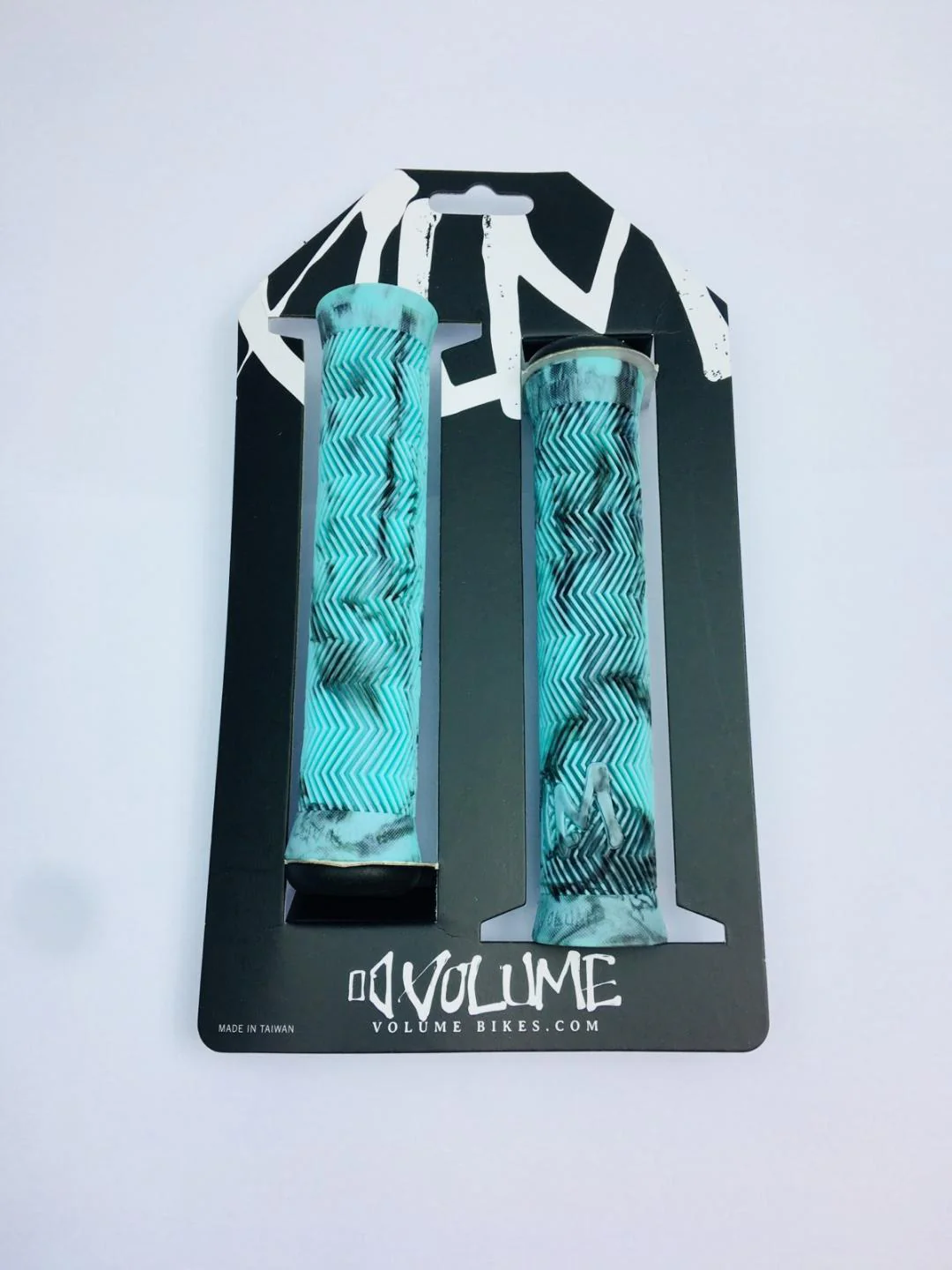 Volume VLM Team Grip - Image 6